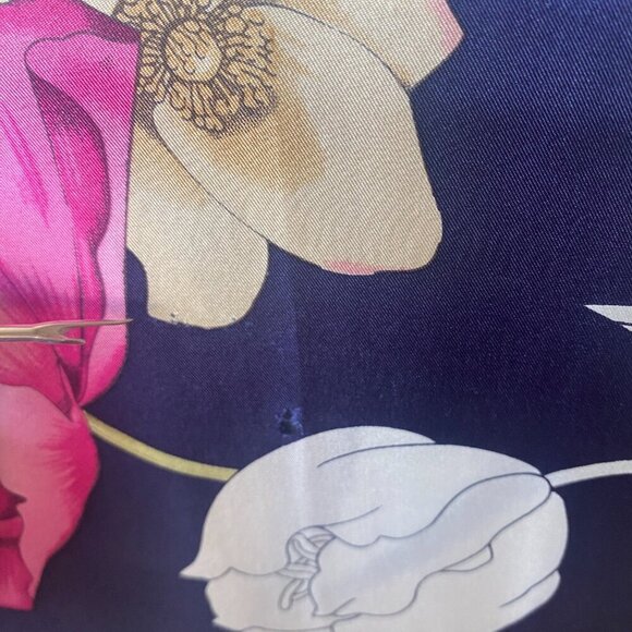 Oscar by Oscar de la Renta Scarf - Picture 9 of 16